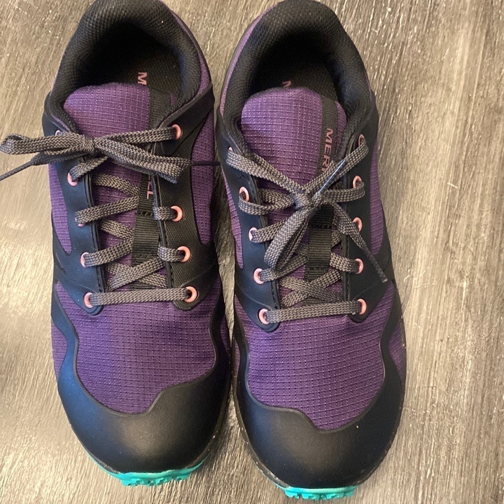 🍍MERRELL SNEAKERS 🍍SIZE 6🍍I-2